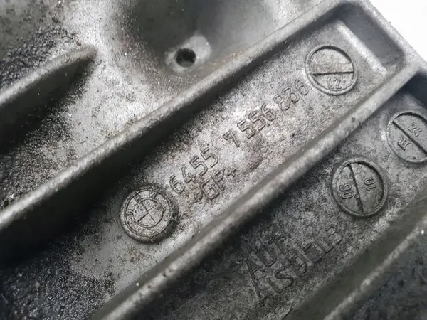 Support de compresseur de climatisation BMW 3 E90 E91 OEM 64557556826 image 9