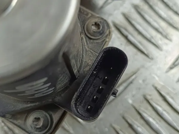 Pieza Lincoln Corsair Turbo OEM 130043 - Usada image 3