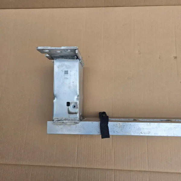 Voorbumper versterking OEM M8E210005A0 image 4