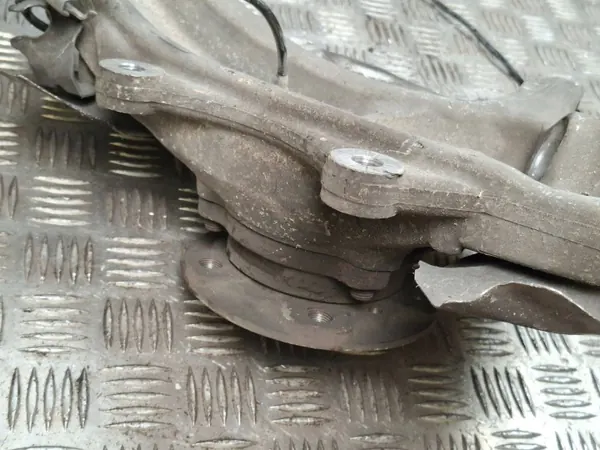 Pivot de triangle avant gauche OEM 6777751 BMW 5 image 8