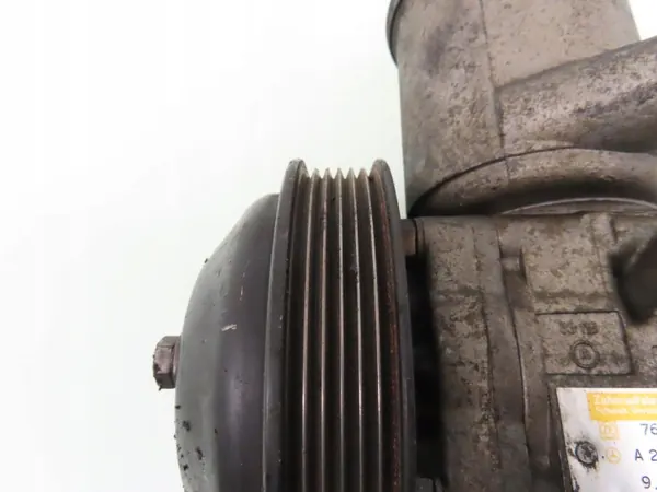 Bomba de direção OEM A2104662601 - Usada image 3