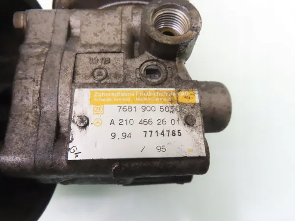 Bomba de direção OEM A2104662601 - Usada image 4
