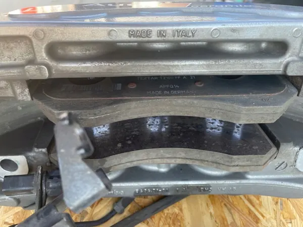 Audi S6/RS6 C8 keraamiset jarrupalat OEM 4M0615602J image 10