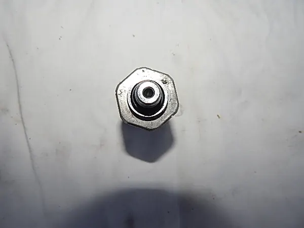 Sensor pressão ar condicionado TI42CP8-10 Kia Carnival 06-13 image 3