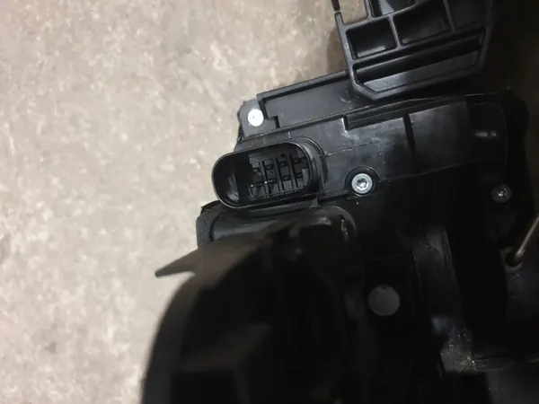 MERCEDES W222 Vänster Dörrlås A0997200101 image 4