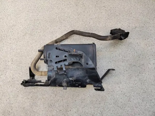 Koolstoffilter-bevestiging OEM 149509105R voor Renault image 2