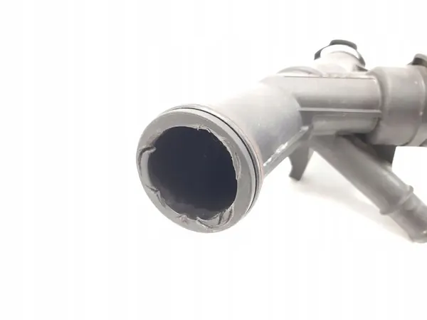 Volkswagen T6 2018 Jäähdyttimen letku 2.0 TDI Crafter 7C OEM image 2