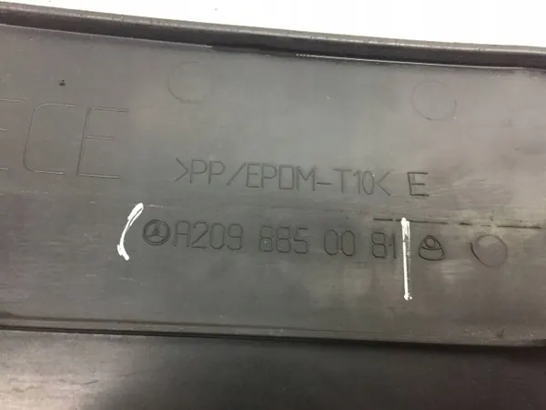 Mercedes-Benz CLK Kentekenhouder OEM A2098850081 image 9