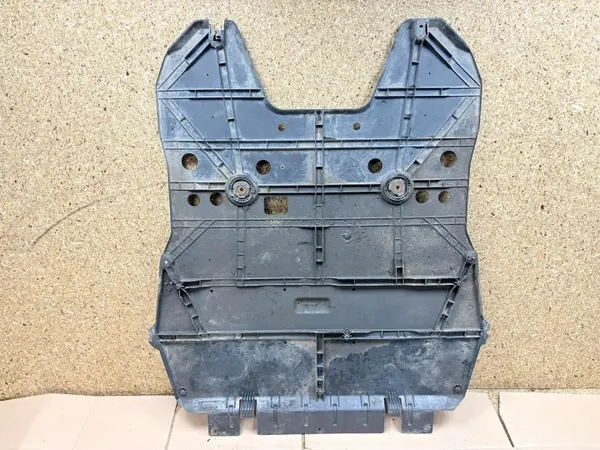 Protetor inferior motor PEUGEOT 308 T9 OEM 9806821580 image 6