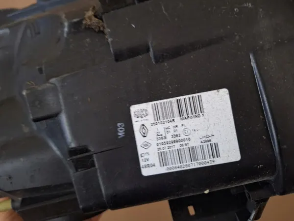 RENAULT CLIO 4 IV LIFT Oikea Ajovalaisin Musta OEM image 5