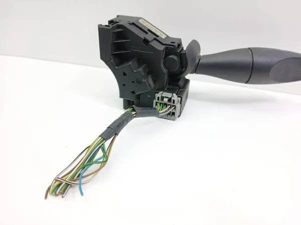 Ford Focus Hatchback 2001 98AG13335AE image 4