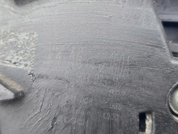 VW PASSAT B8 2.0 TDI Alternator 03L903023M image 8