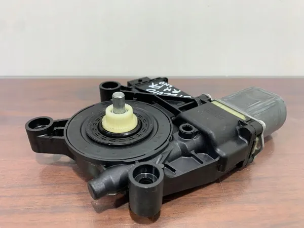 Alfa Romeo Stelvio höger bakrutsmotor OEM 0130822068 image 6