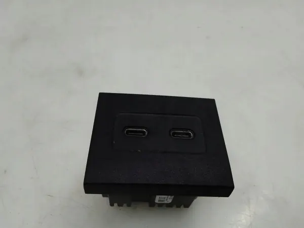 Puerto USB OEM A2478208402 para Mercedes-Benz image 2