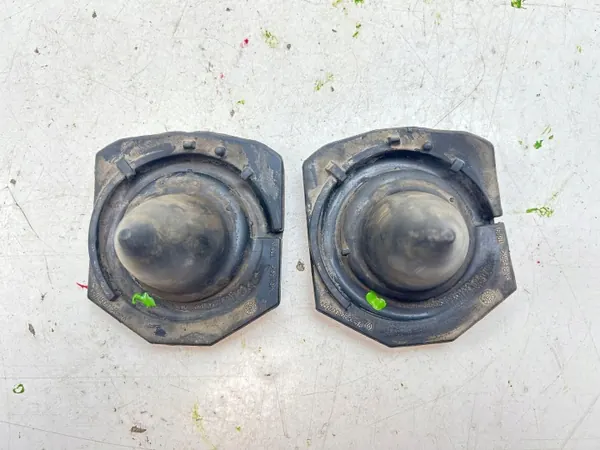 Renault Talisman Taka jousituksen istuin OEM 552400925R image 6