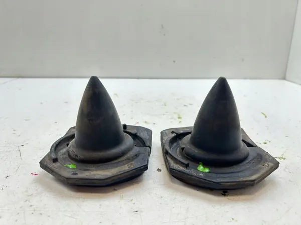 Renault Talisman Taka jousituksen istuin OEM 552400925R image 8