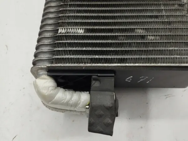 Maserati Quattroporte 2010 A/C lämmitysydin OEM AMD166922 image 9