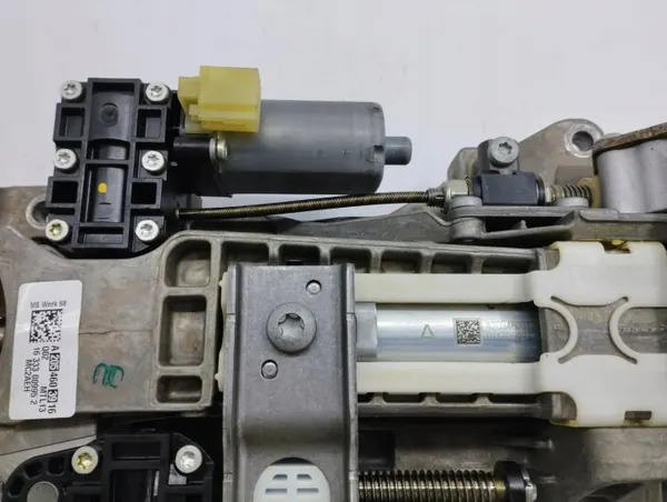 Arbre de colonne de direction Mercedes-Benz OEM A205460032 image 3