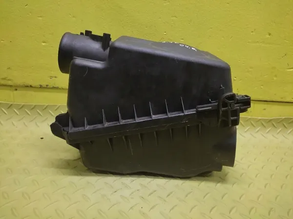 TOYOTA AVENSIS T25 2.4 Ilmansuodattimen Kotelo image 2