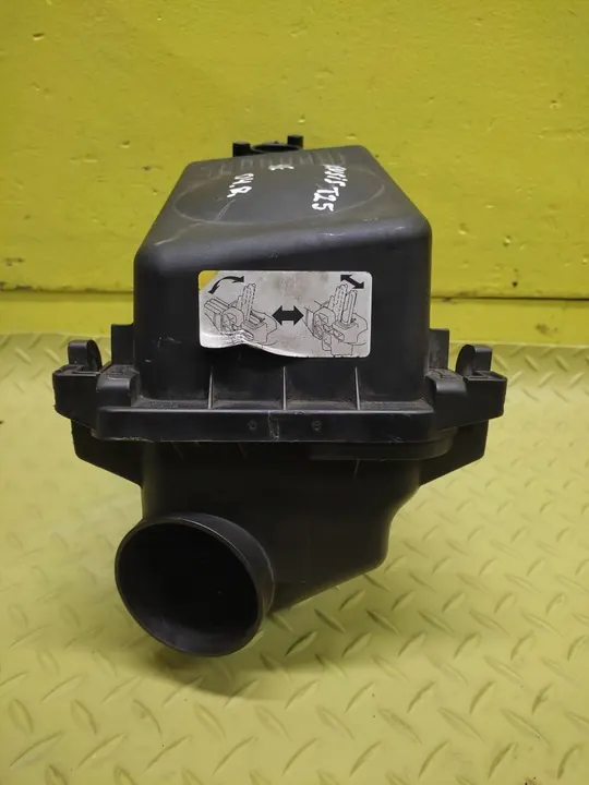 TOYOTA AVENSIS T25 2.4 Ilmansuodattimen Kotelo image 5