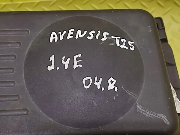 TOYOTA AVENSIS T25 2.4 Ilmansuodattimen Kotelo image 8