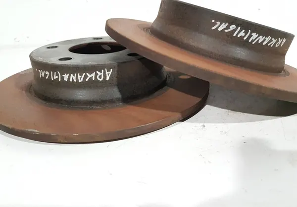 DISCOS DE FREIO TRASEIROS RENAULT ARKANA 2 peças OEM 432067177R image 4