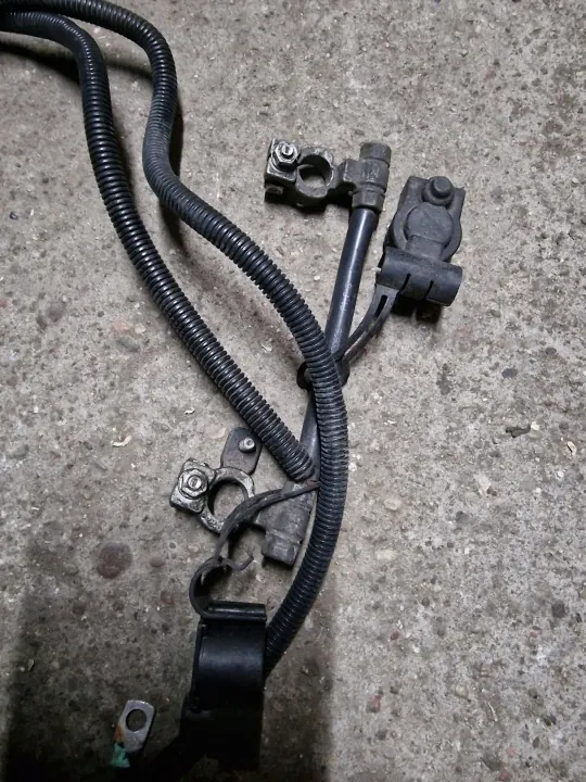 Scania Akkukaapeli OEM 2420625 - Käytetty Kunnossa image 3