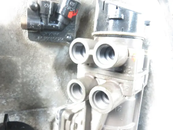 Klep OEM 8152306298 - Gebruikt MAN OE onderdeel image 5