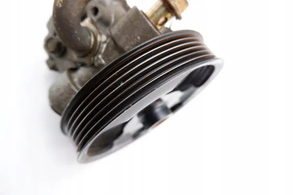Pompe de direction assistée Mazda OEM 391041 pour Mazda 3 image 3