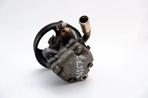 Pompe de direction assistée Mazda OEM 391041 pour Mazda 3 image 5