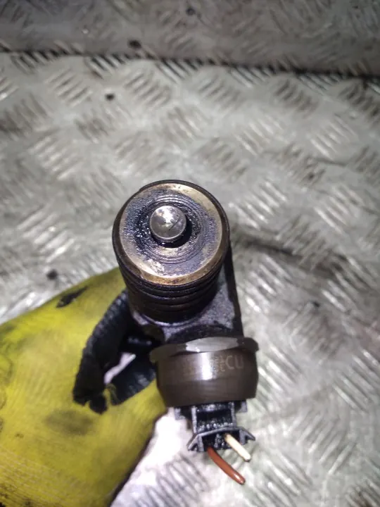 Vindrutetvättspump OEM 038130073B6 för Skoda image 3