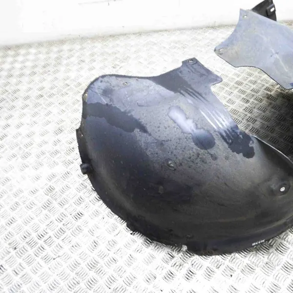 Fram vänster hjulhus VW Touareg 3.2L OEM 7L6809961F image 5