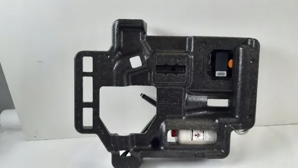 VOLVO XC60 I LIFT Plateau à Outils 31471084 image 5