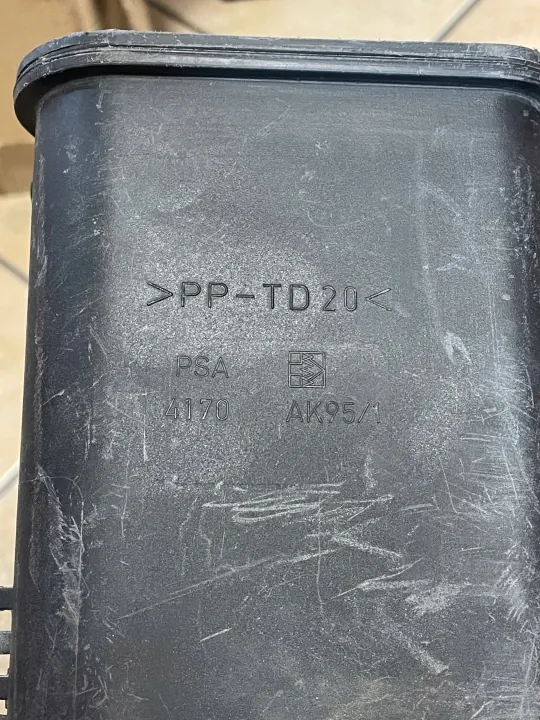 OEM Kohlefilter für Peugeot 307 SW 2.0B 04' image 5