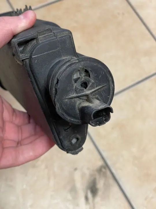OEM Kohlefilter für Peugeot 307 SW 2.0B 04' image 8