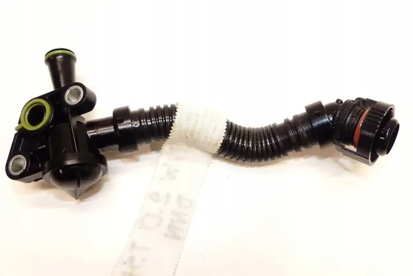 Ilmanpoistoputki OEM 06Q103213+06Q133750 VW Passat B8:lle image 2