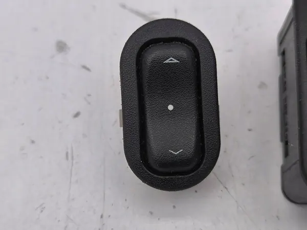 Opel Zafira A 2005 schakelaars en knoppen OEM 09226861 image 2
