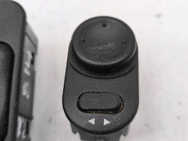 Opel Zafira A 2005 schakelaars en knoppen OEM 09226861 image 3