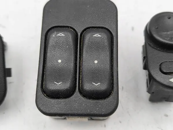 Opel Zafira A 2005 schakelaars en knoppen OEM 09226861 image 7