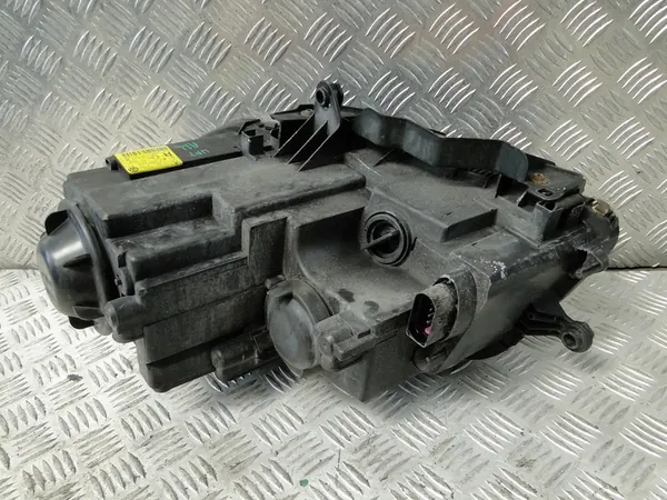 Oikea Ajovalo VW Touran 1T 1T0 Lift 1T1941006C image 6