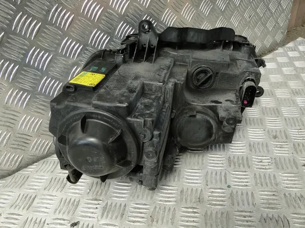 Oikea Ajovalo VW Touran 1T 1T0 Lift 1T1941006C image 7