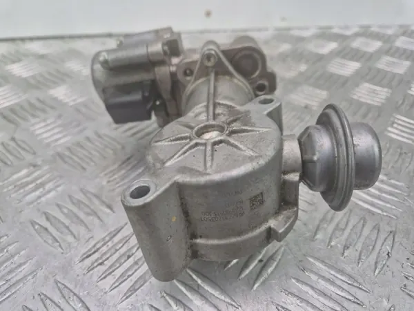 Mercedes ruiskutuspumppu OEM A2710703501 image 5