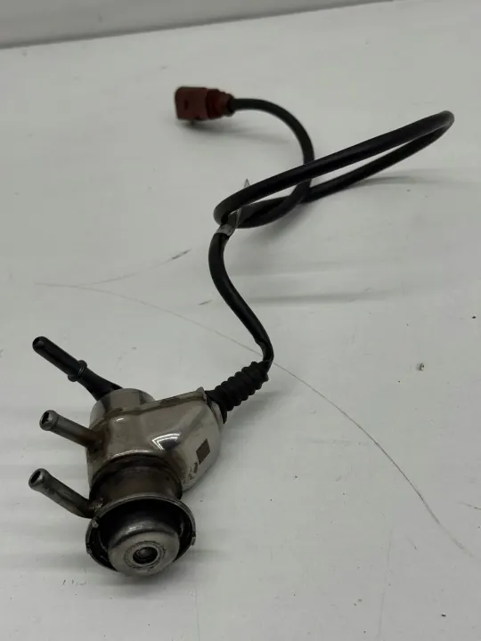 AdBlue-Einspritzventil OEM 04L131113J für Audi A6 C7 image 6
