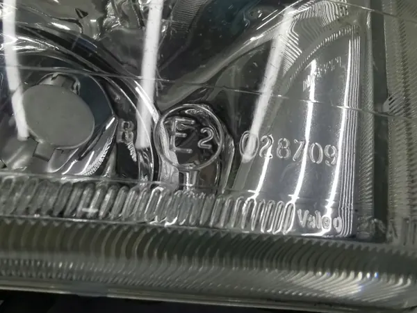Faro Halógeno Nissan Derecho Delantero OEM 261509F901 image 3