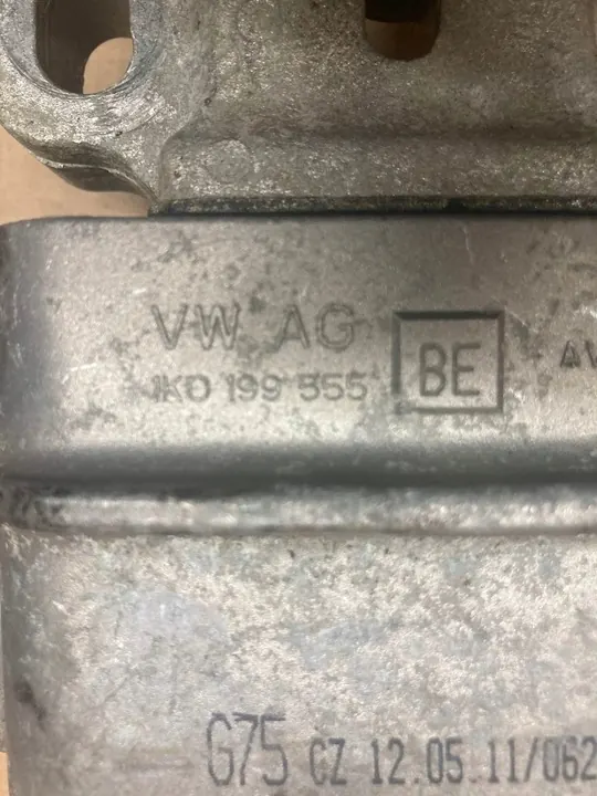 VW Audi Seat Skoda Supporto cambio 1K0199555BE image 3