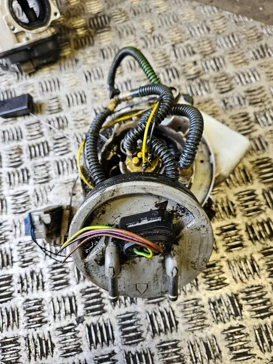 Bomba de combustível Volkswagen OE para Passat B5 image 3