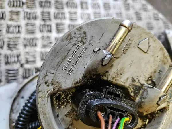 Bomba de combustível Volkswagen OE para Passat B5 image 5