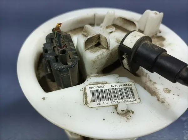 Bomba de combustível Ford OEM AV61-9H307-AE Focus MK3 image 4