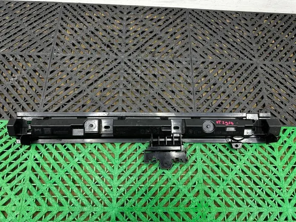 Soporte de umbral BMW I4 G26 OEM 8737092 - Usado image 2