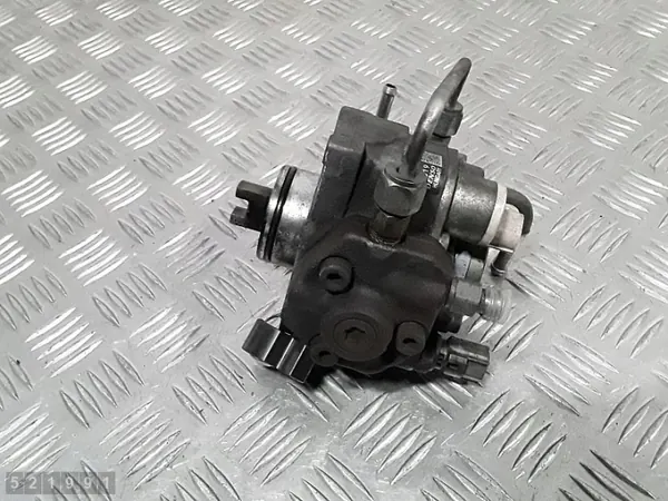 Toyota Bränslepump OEM 221000R011 - Begagnad image 3